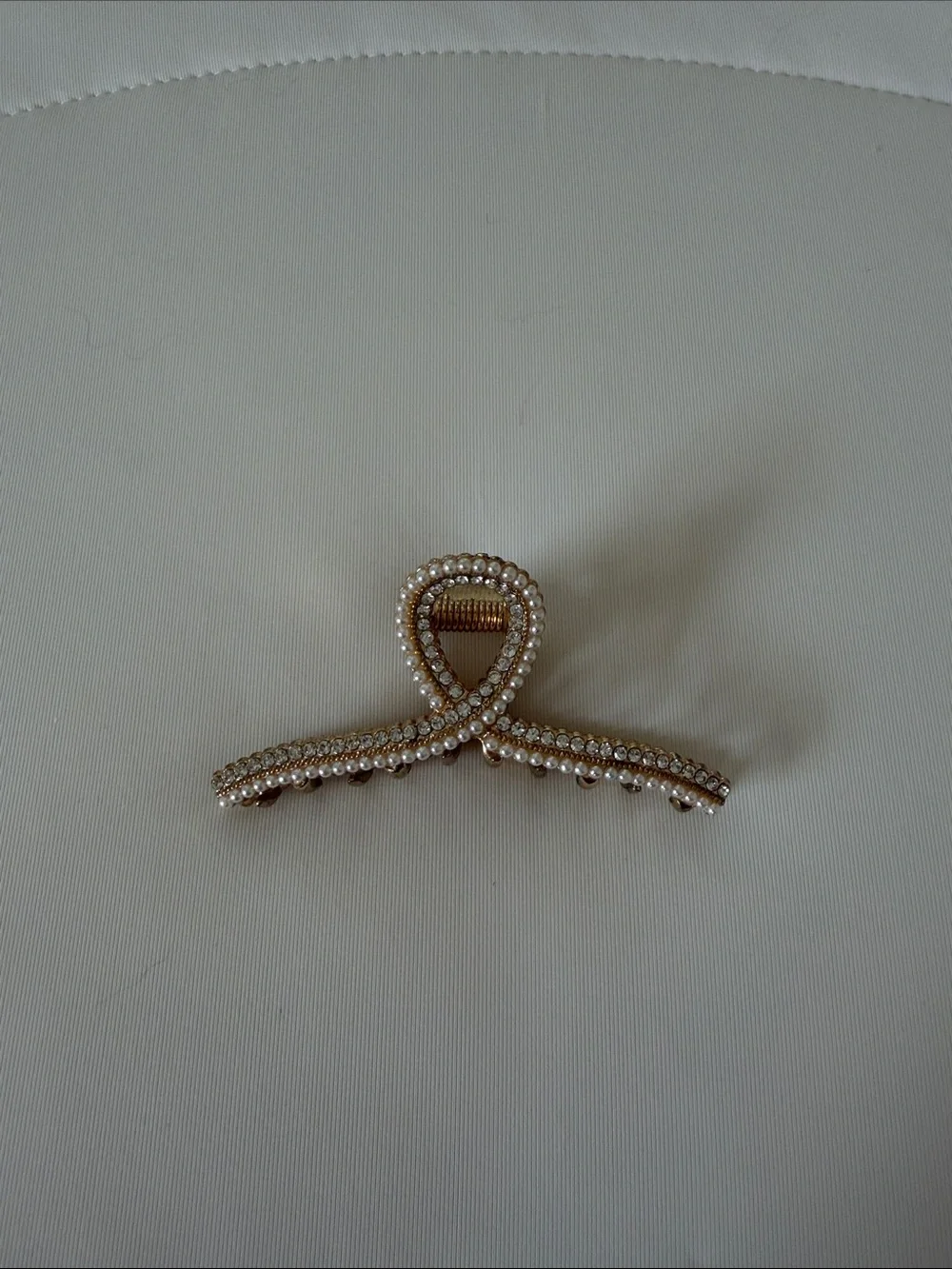 Ulta Beauty Gold and White Pearl Loop Hair Clip